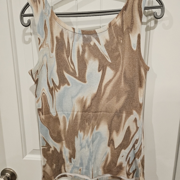 Tank - Picture 2 of 4